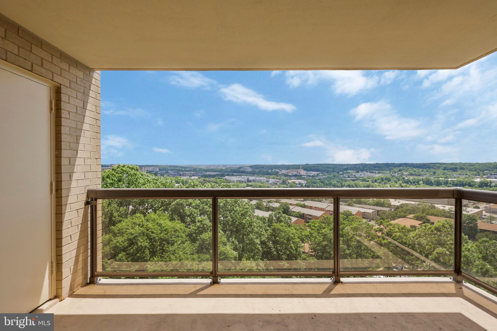 309 Yoakum Pkwy #1218