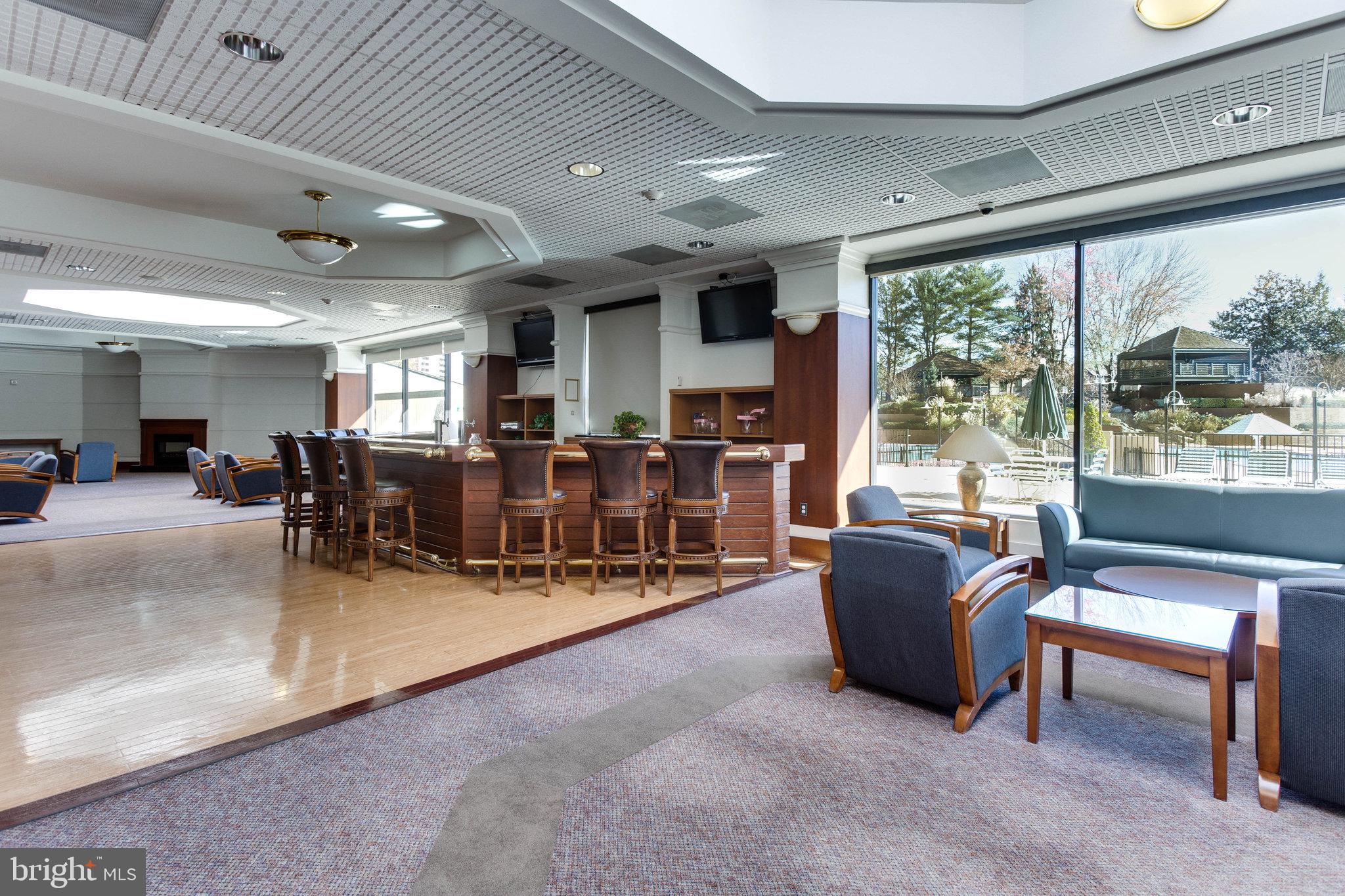 309 Yoakum Pkwy #1218