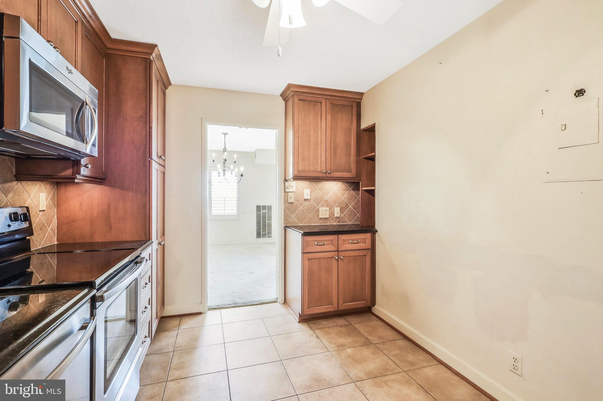 309 Yoakum Pkwy #1218