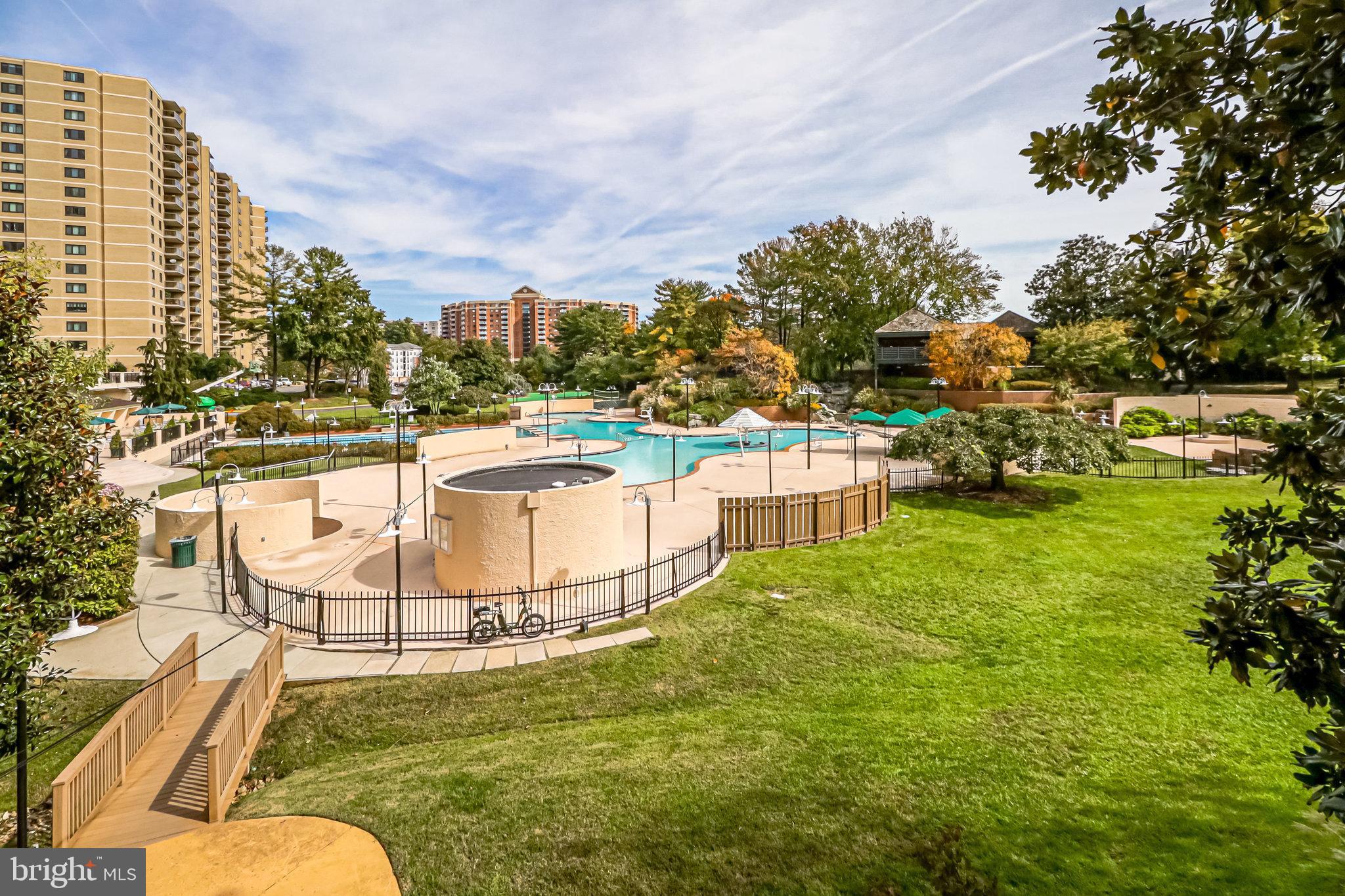 309 Yoakum Pkwy #1218