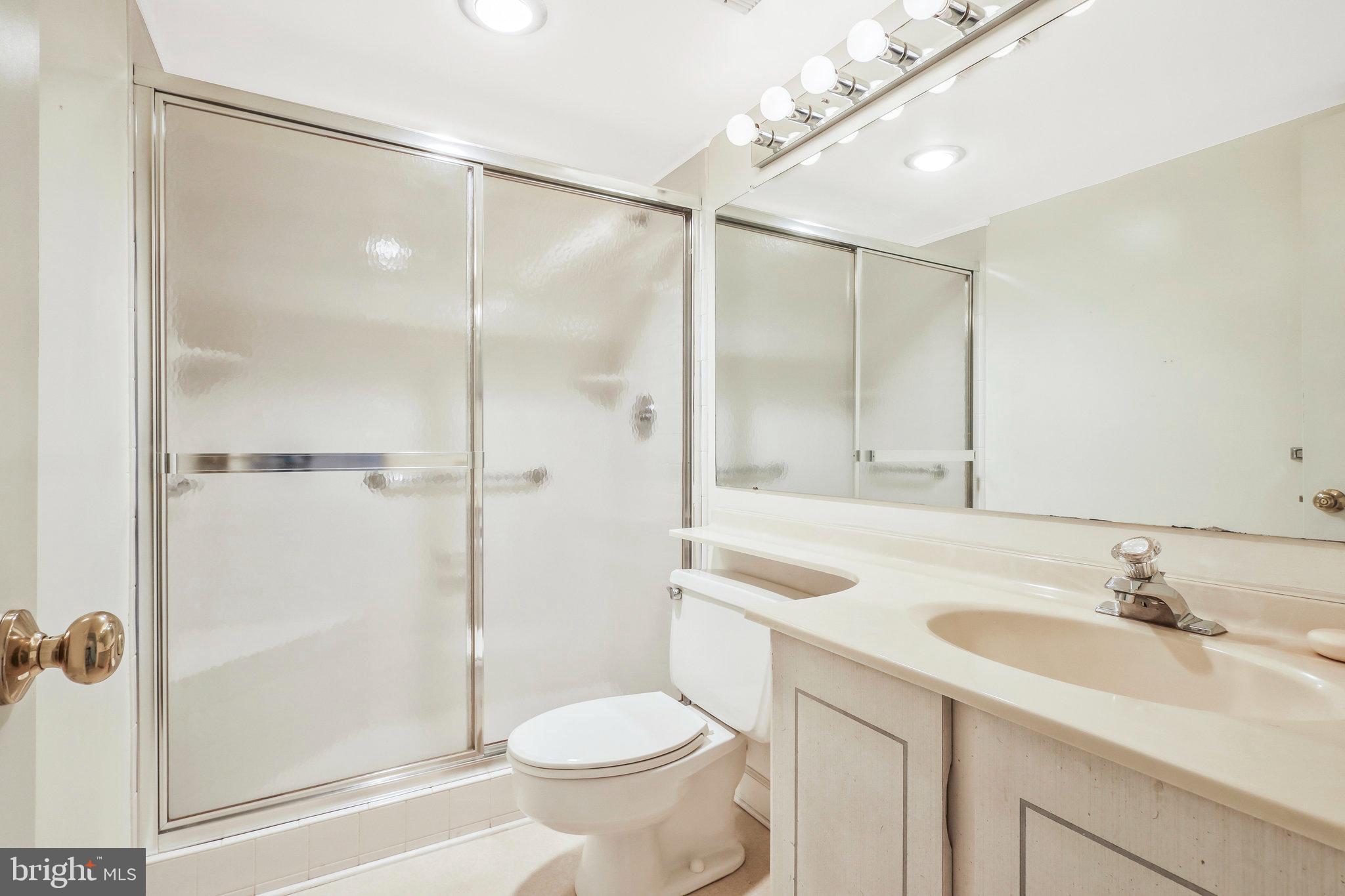 309 Yoakum Pkwy #1218