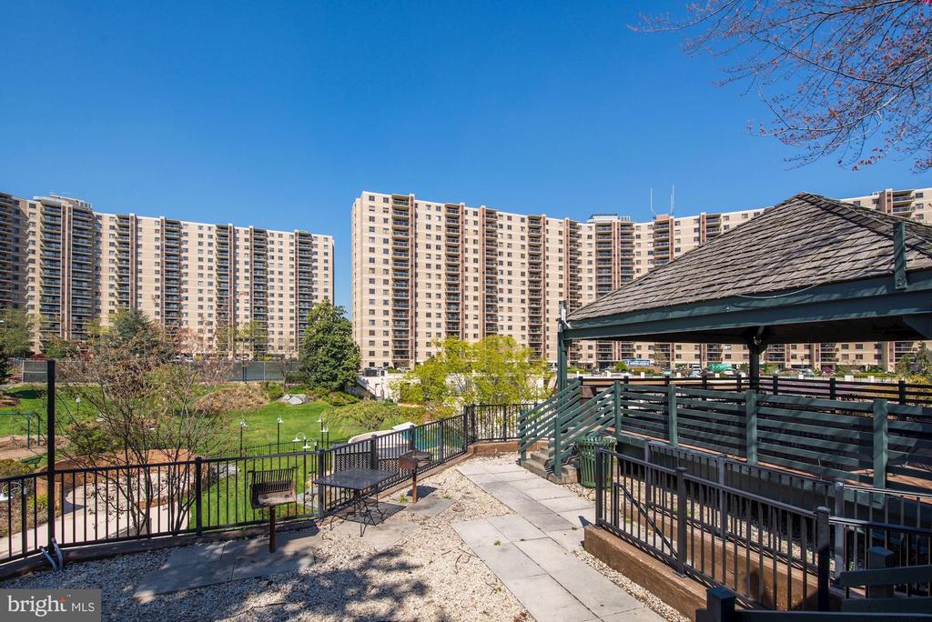 309 YOAKUM PARKWAY 1218