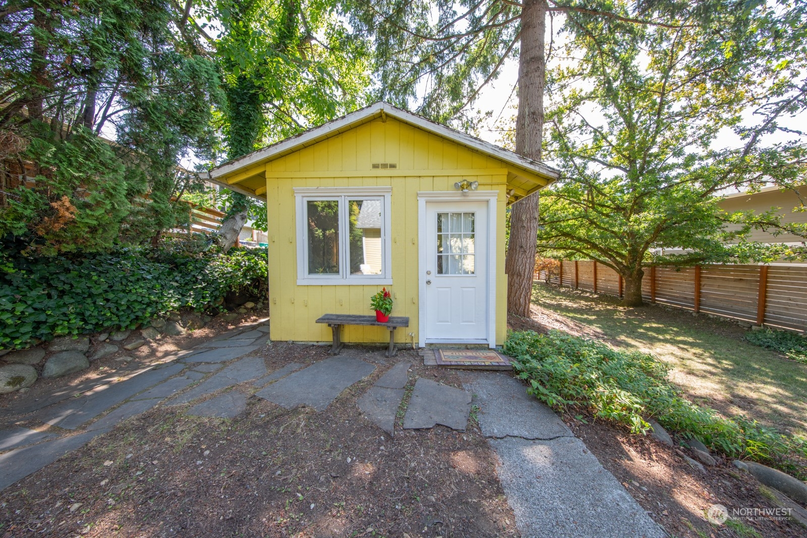 260 SE Donnelly Lane
