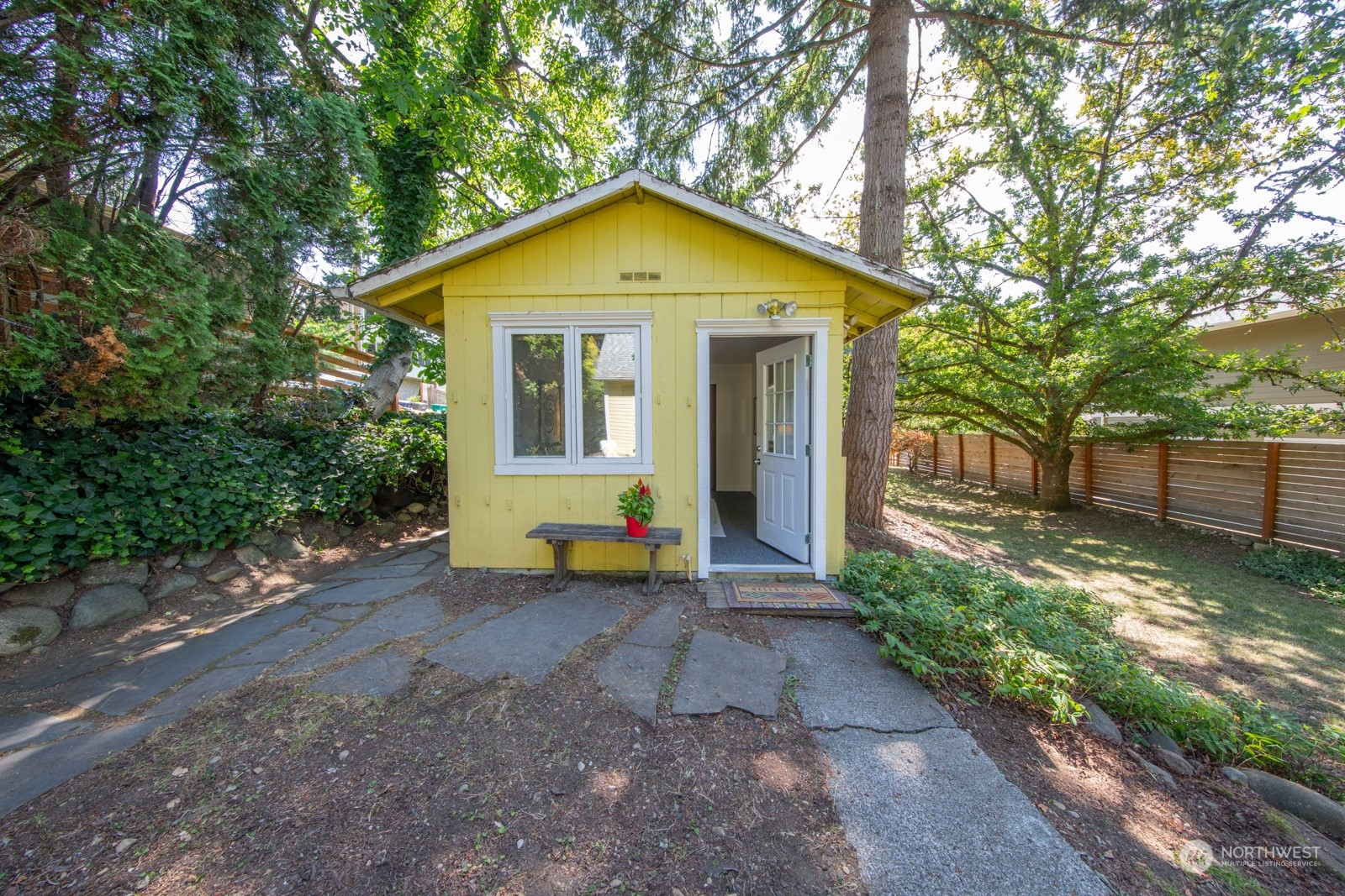 260 SE Donnelly Lane