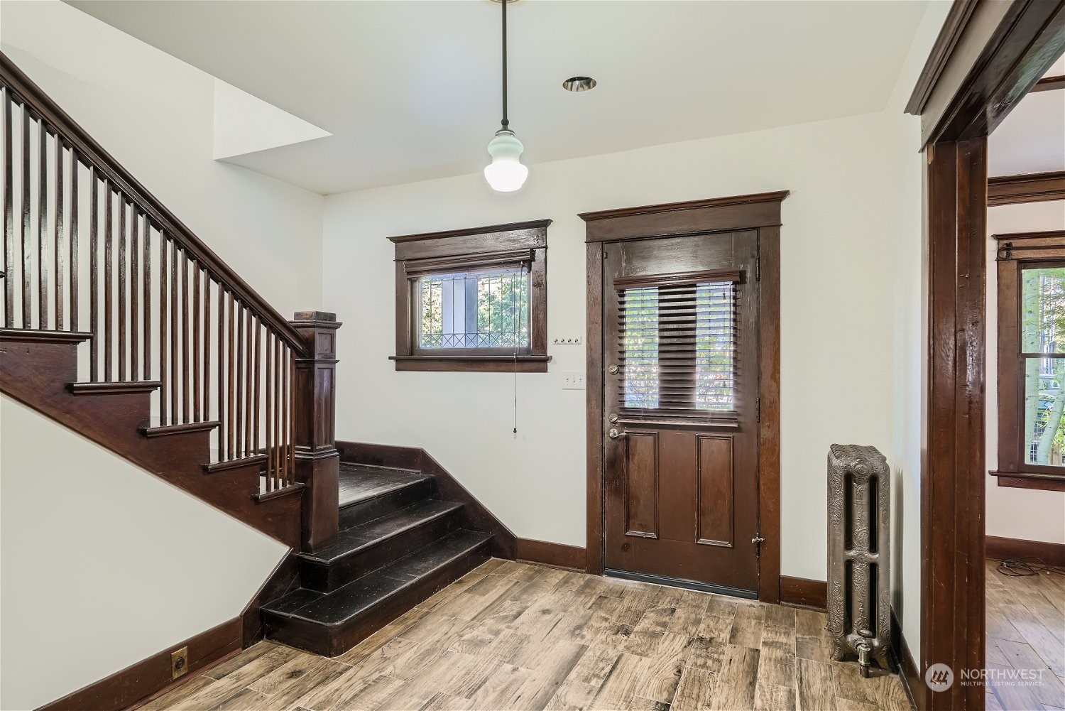2323 Franklin Avenue E Unit: A & B