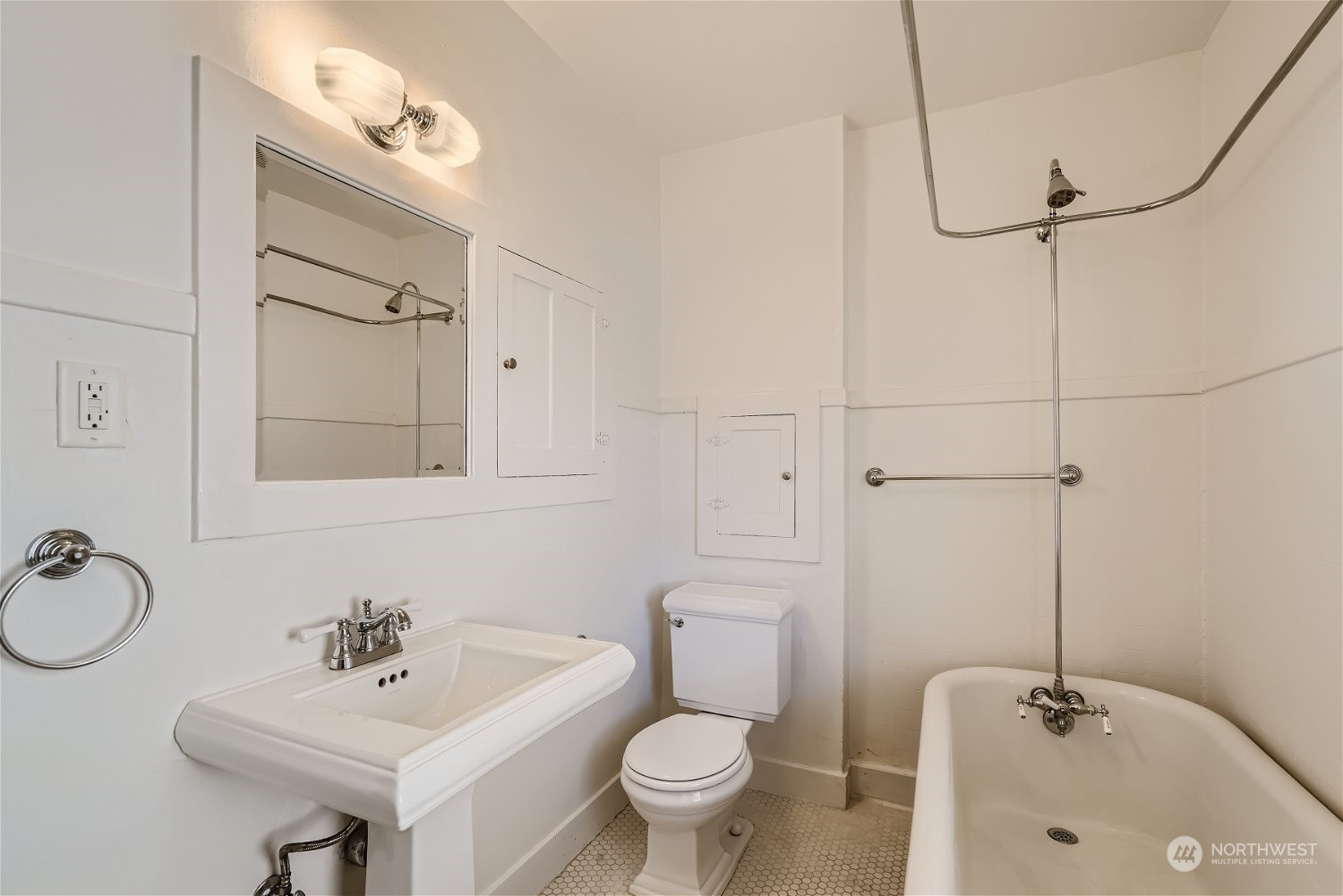 2323 Franklin Avenue E Unit: A & B