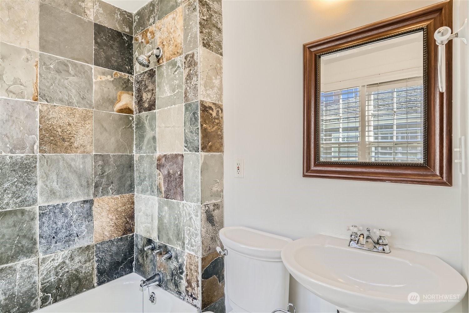 2323 Franklin Avenue E Unit: A & B