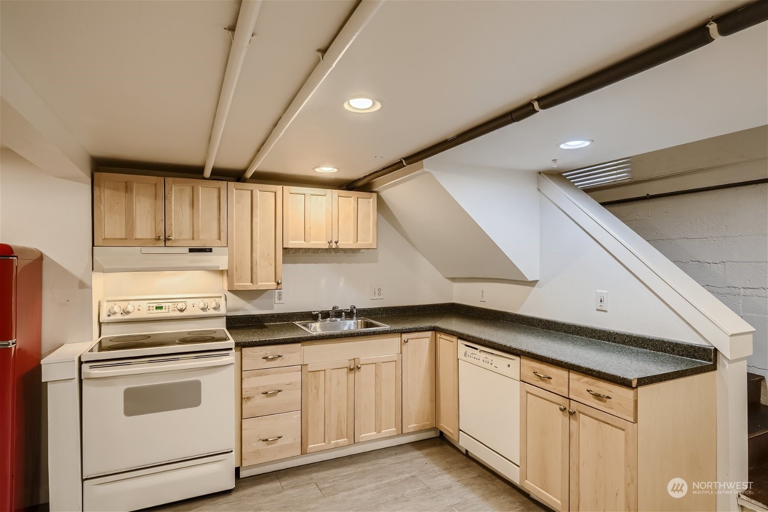 2323 Franklin Avenue E Unit: A & B