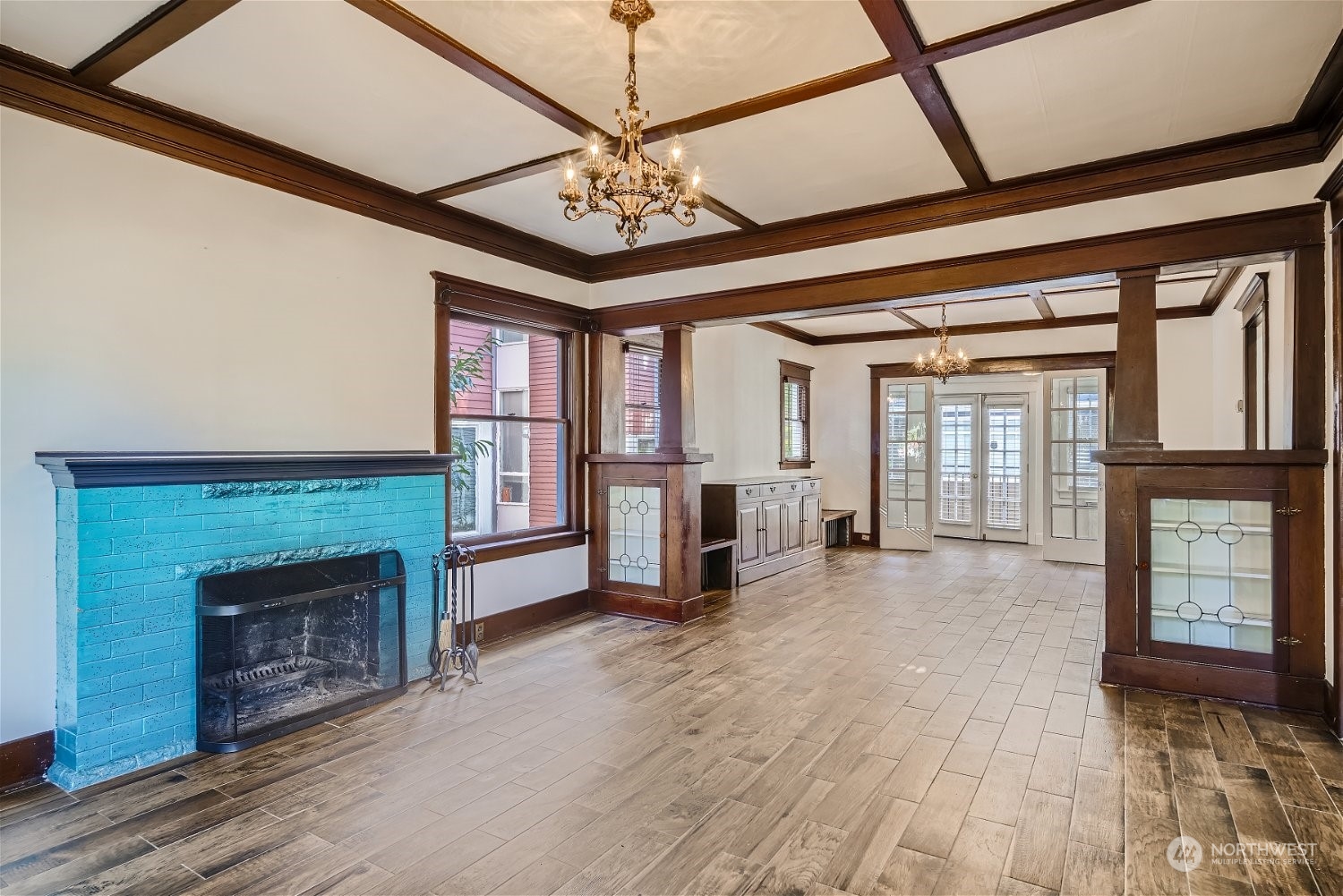 2323 Franklin Avenue E Unit: A & B