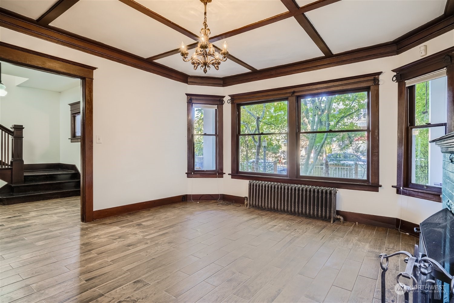 2323 Franklin Avenue E Unit: A & B