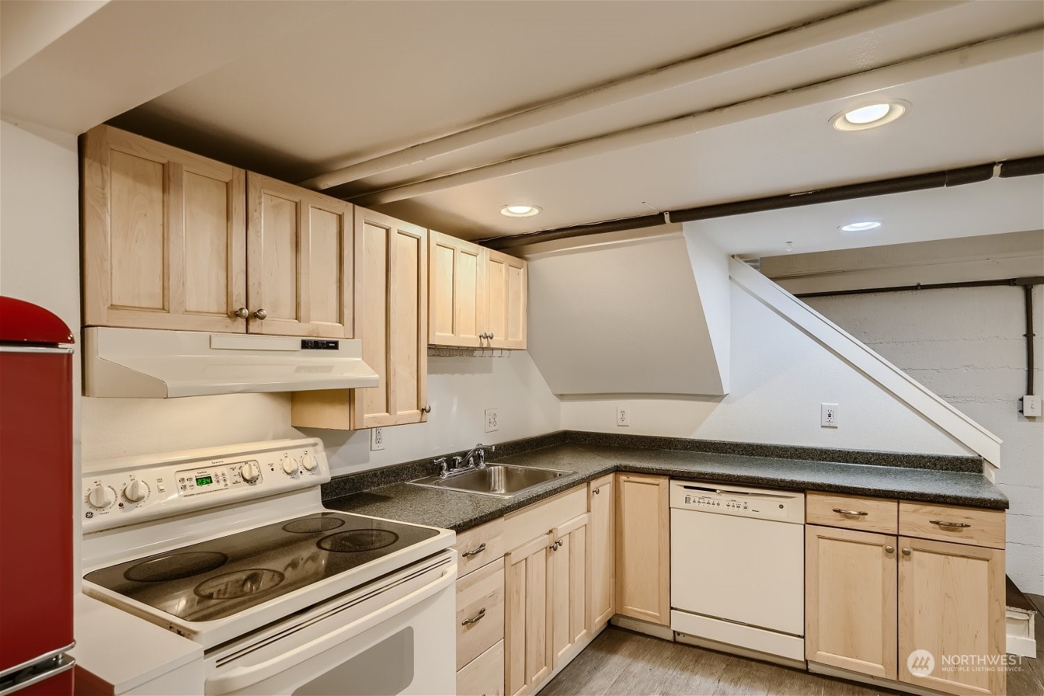 2323 Franklin Avenue E Unit: A & B