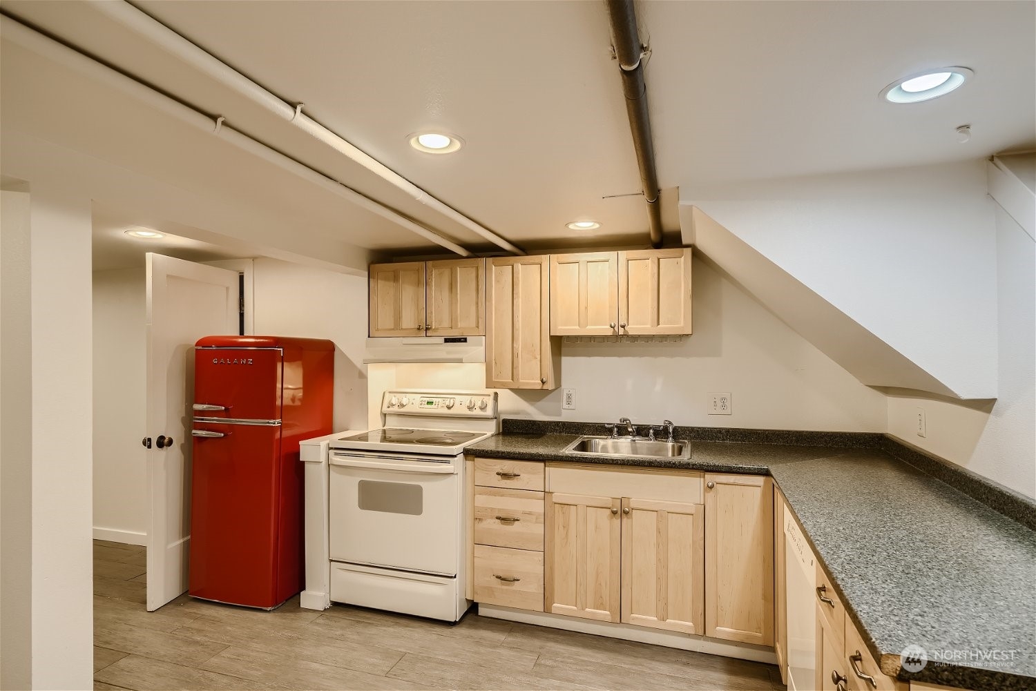 2323 Franklin Avenue E Unit: A & B