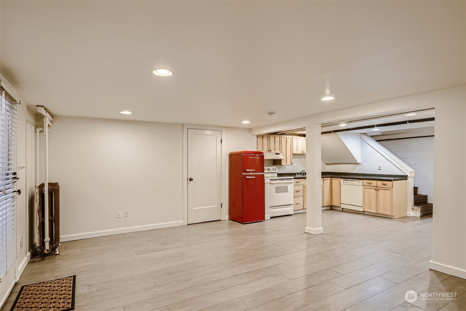 2323 Franklin Avenue E Unit: A & B