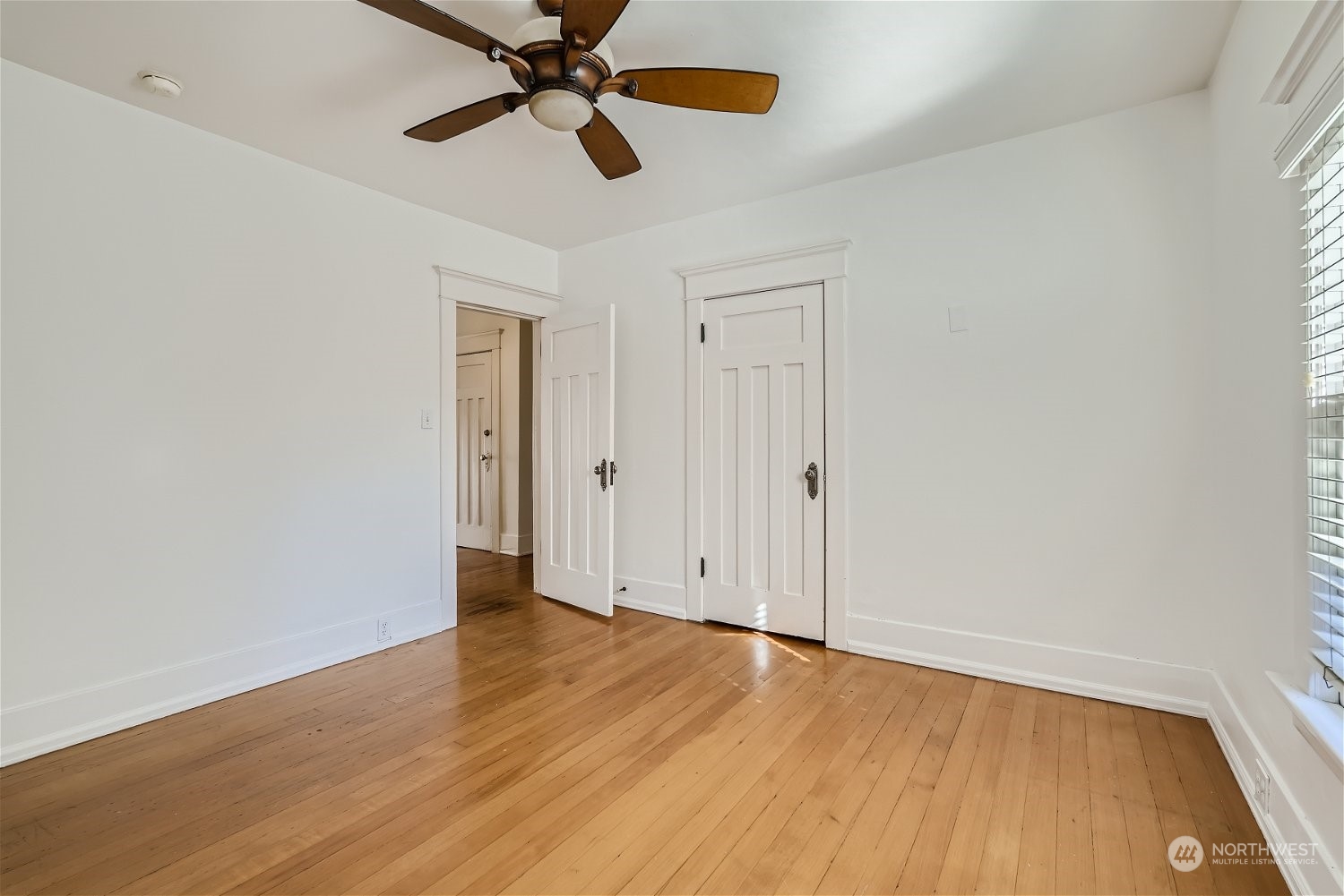 2323 Franklin Avenue E Unit: A & B