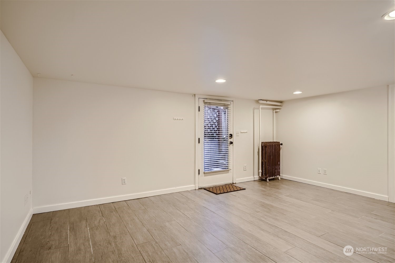 2323 Franklin Avenue E Unit: A & B