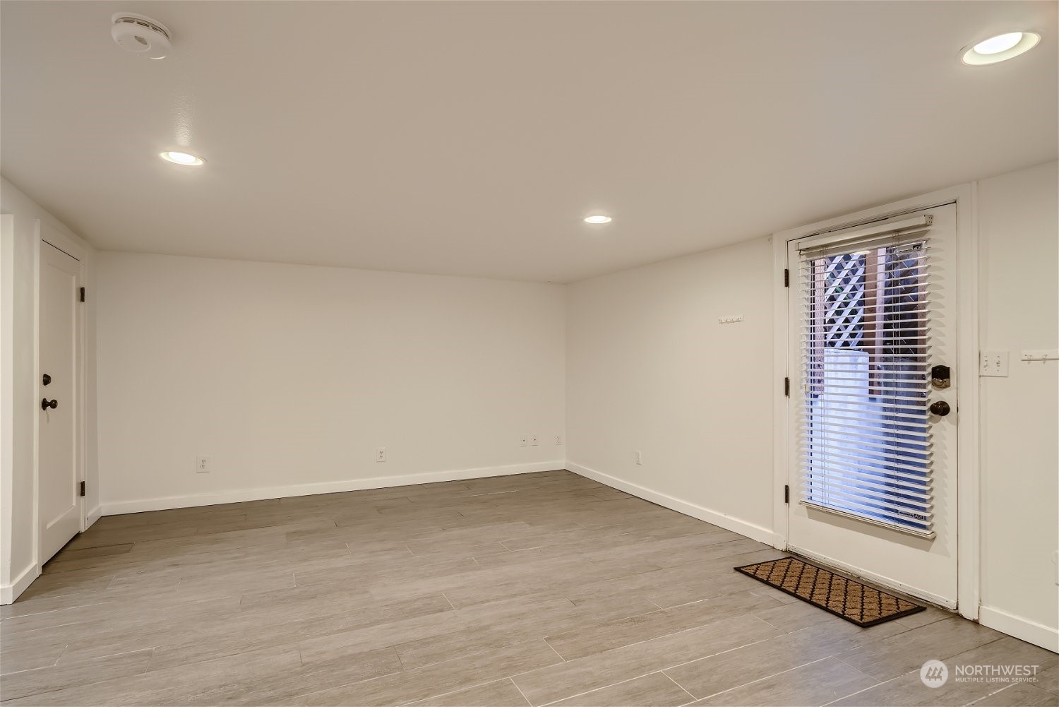2323 Franklin Avenue E Unit: A & B