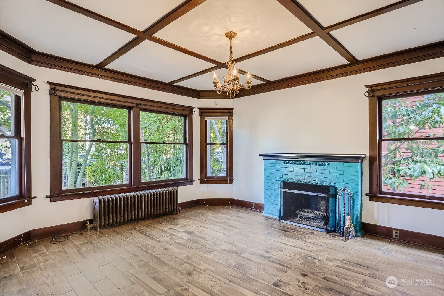 2323 Franklin Avenue E Unit: A & B