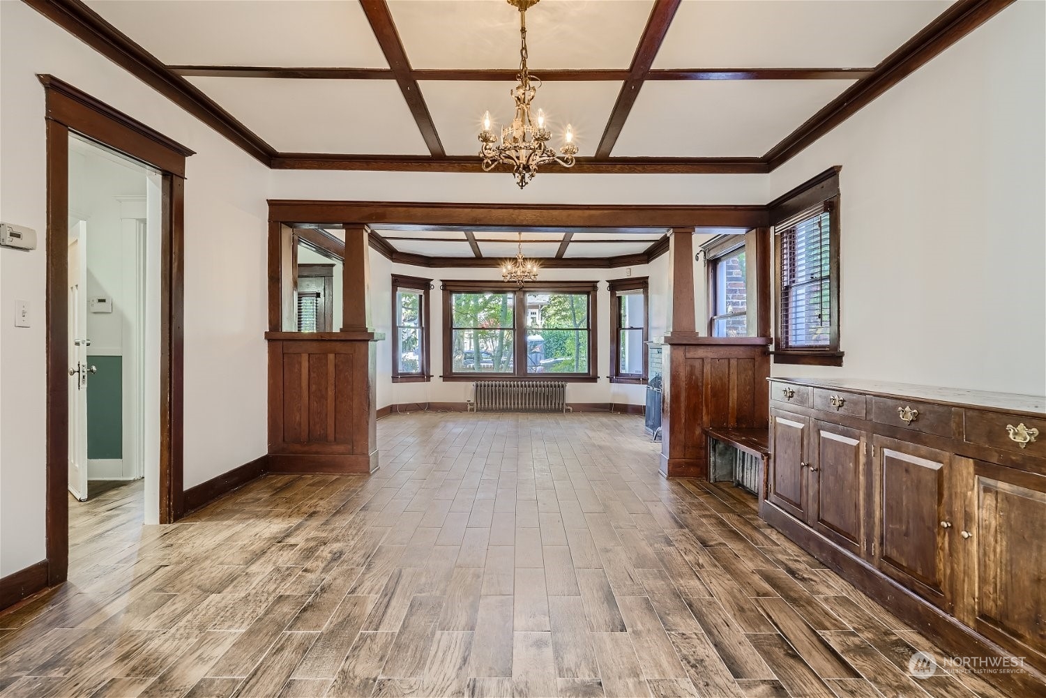 2323 Franklin Avenue E Unit: A & B