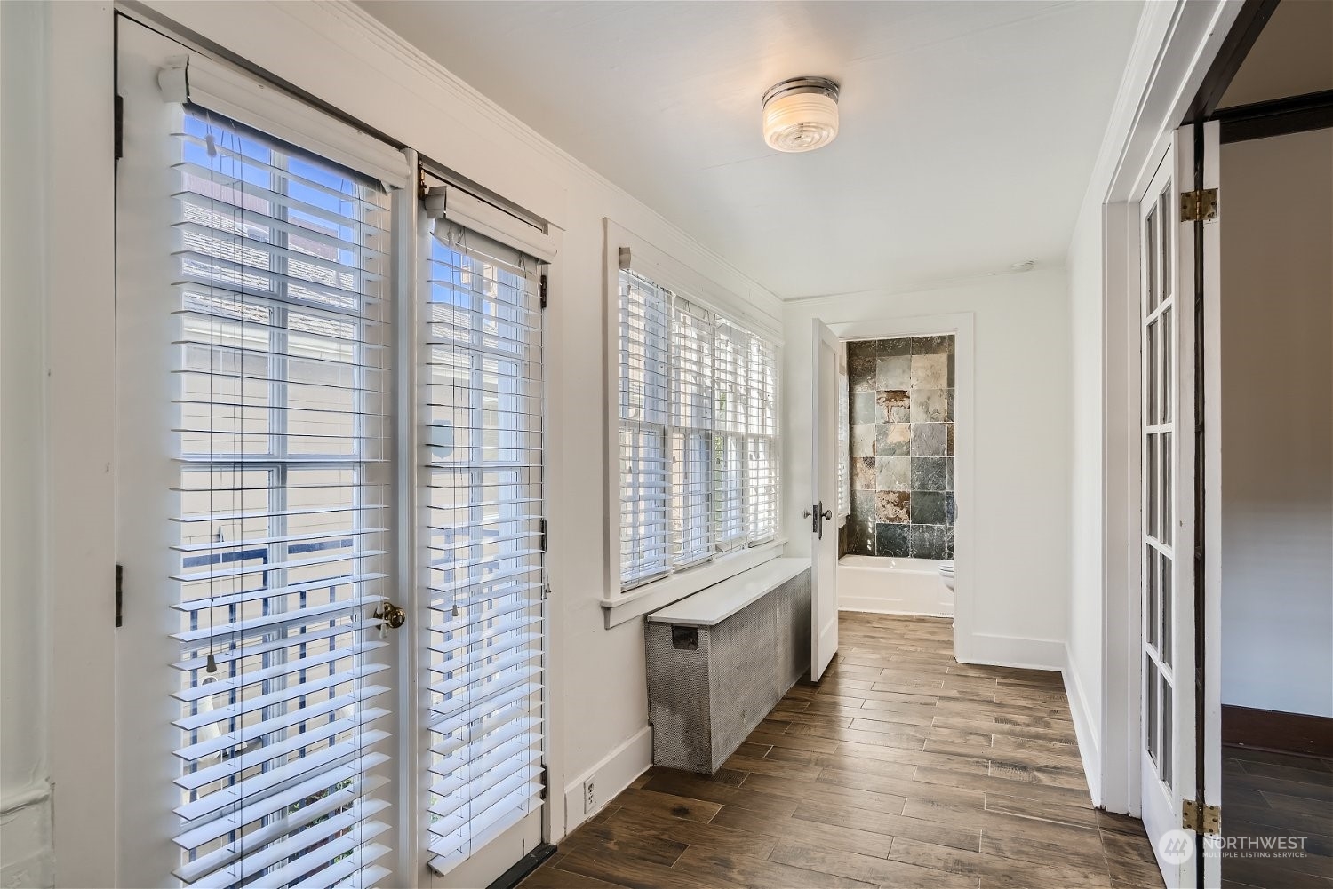 2323 Franklin Avenue E Unit: A & B