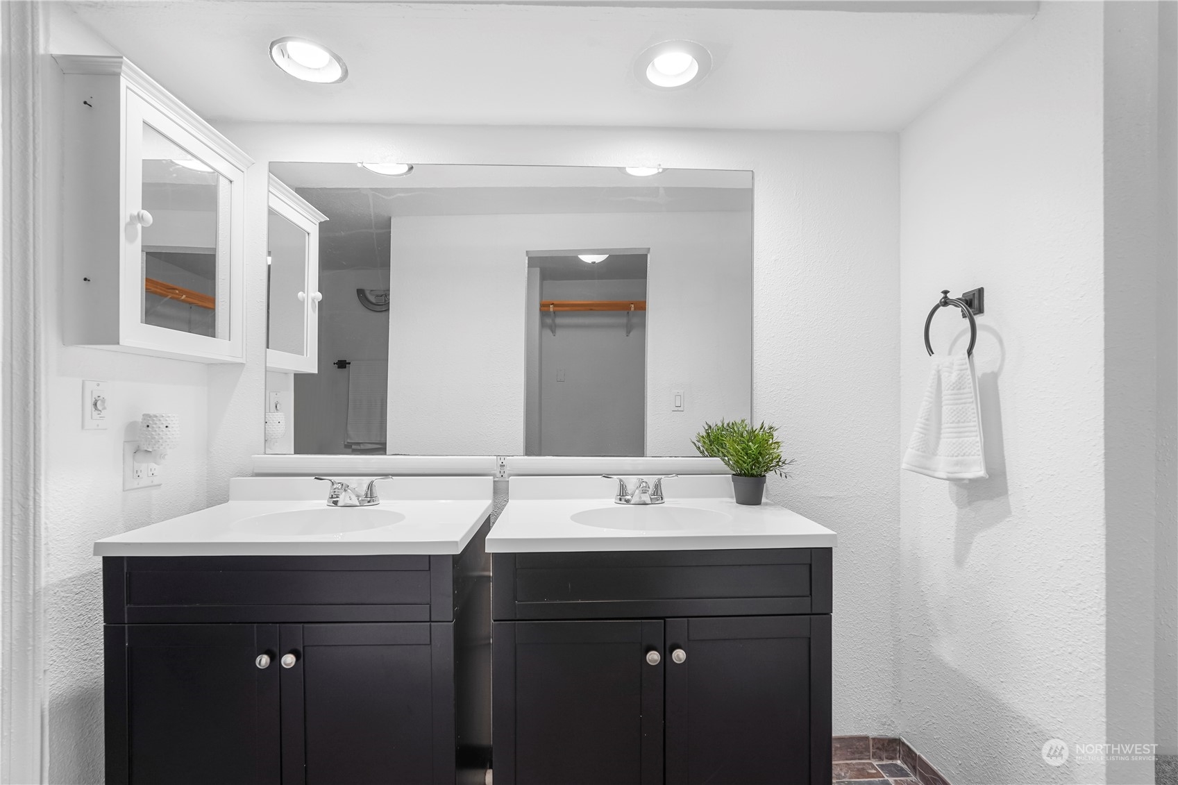 12926 Old Military Rd NE