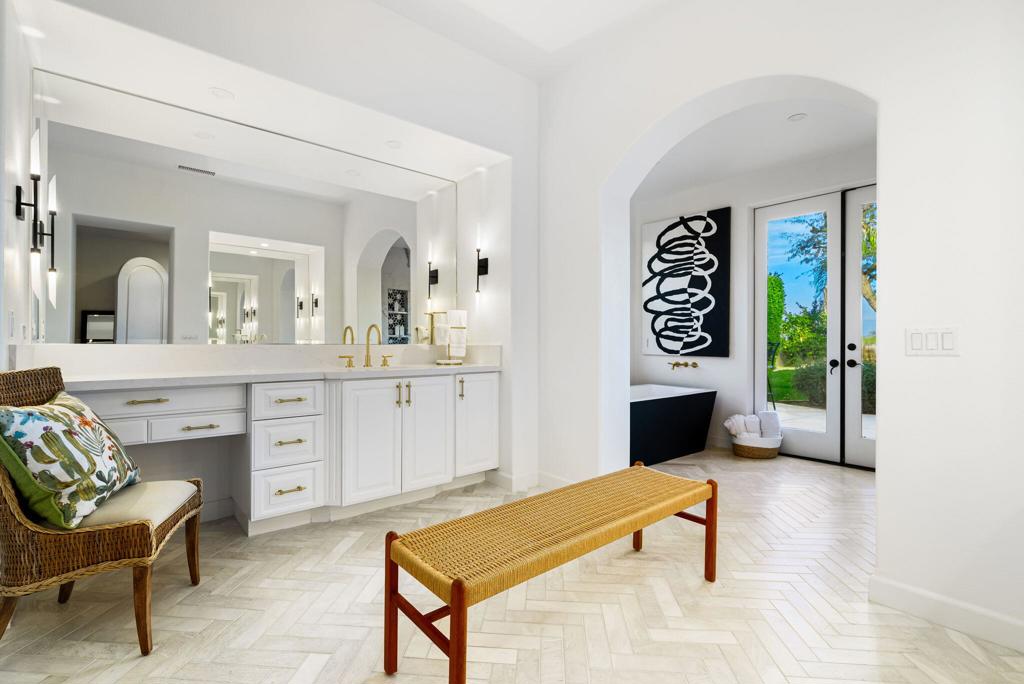 55540 Medallist Drive