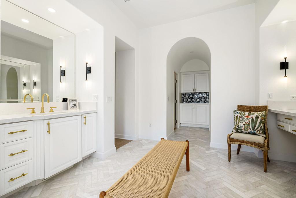 55540 Medallist Drive