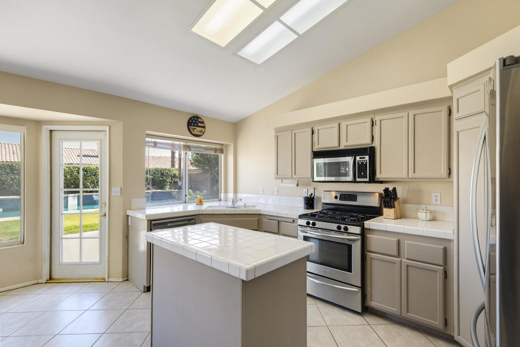 78710 La Palma Drive