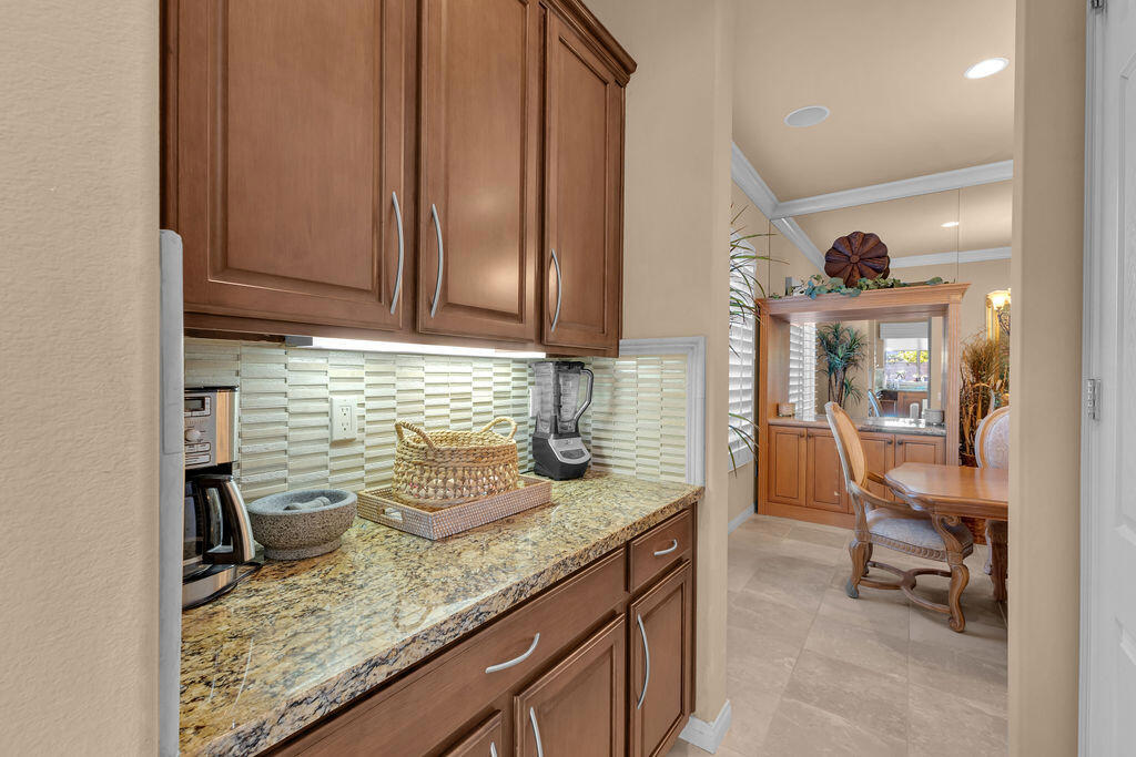 81367 Avenida Madrid