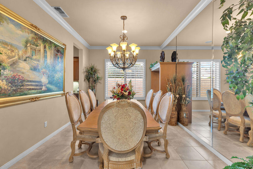 81367 Avenida Madrid