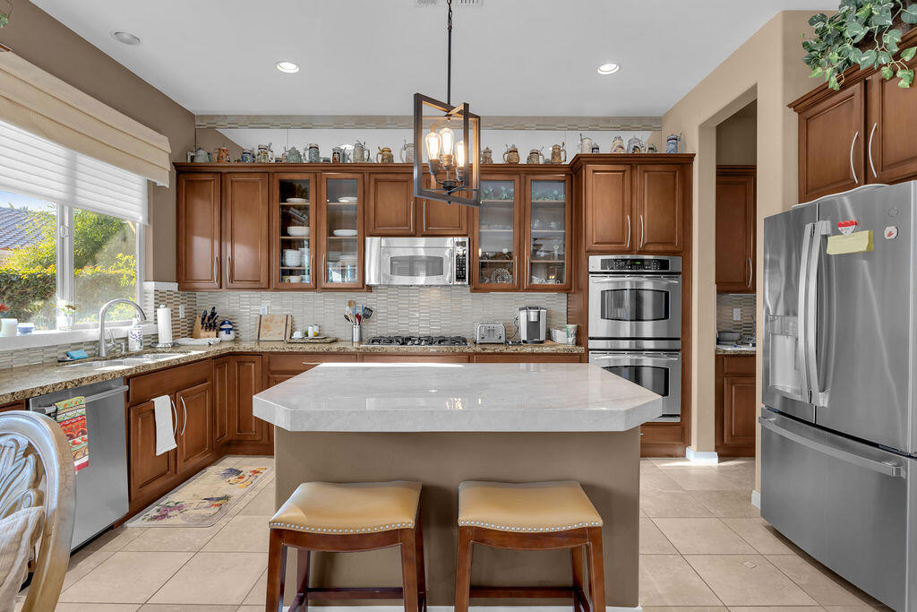 81367 Avenida Madrid