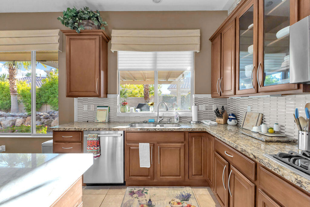 81367 Avenida Madrid