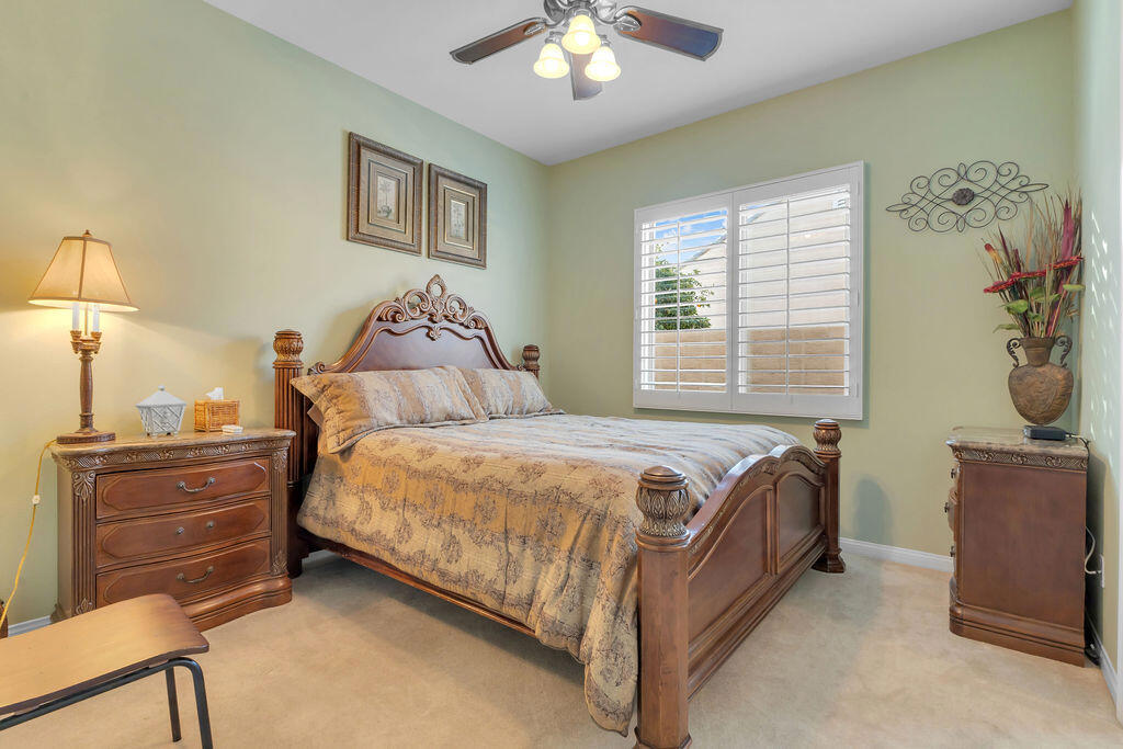 81367 Avenida Madrid