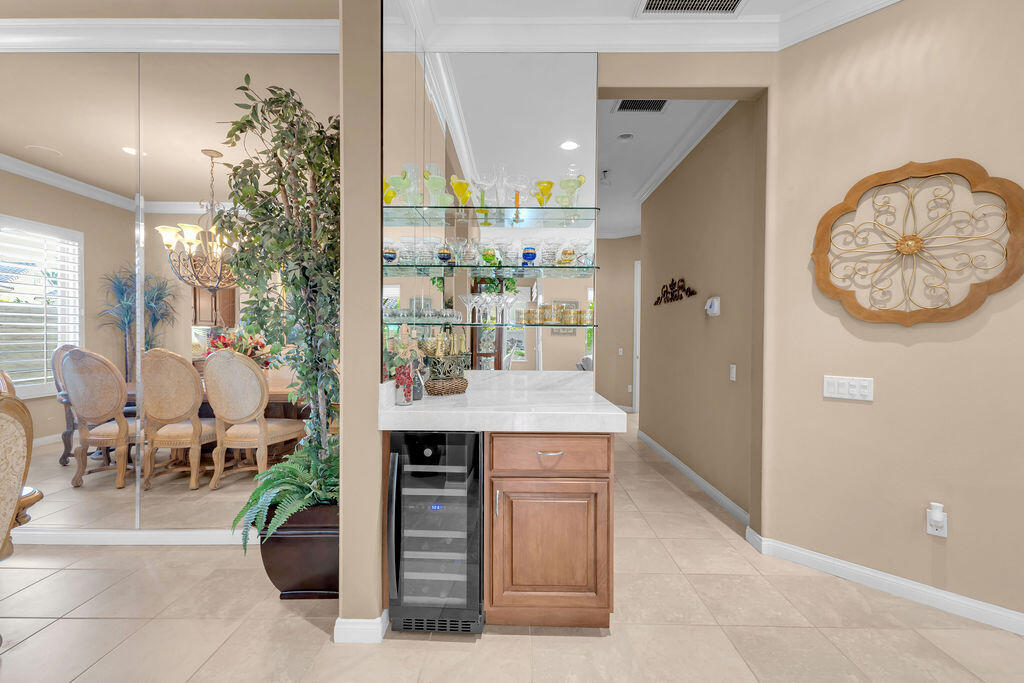 81367 Avenida Madrid