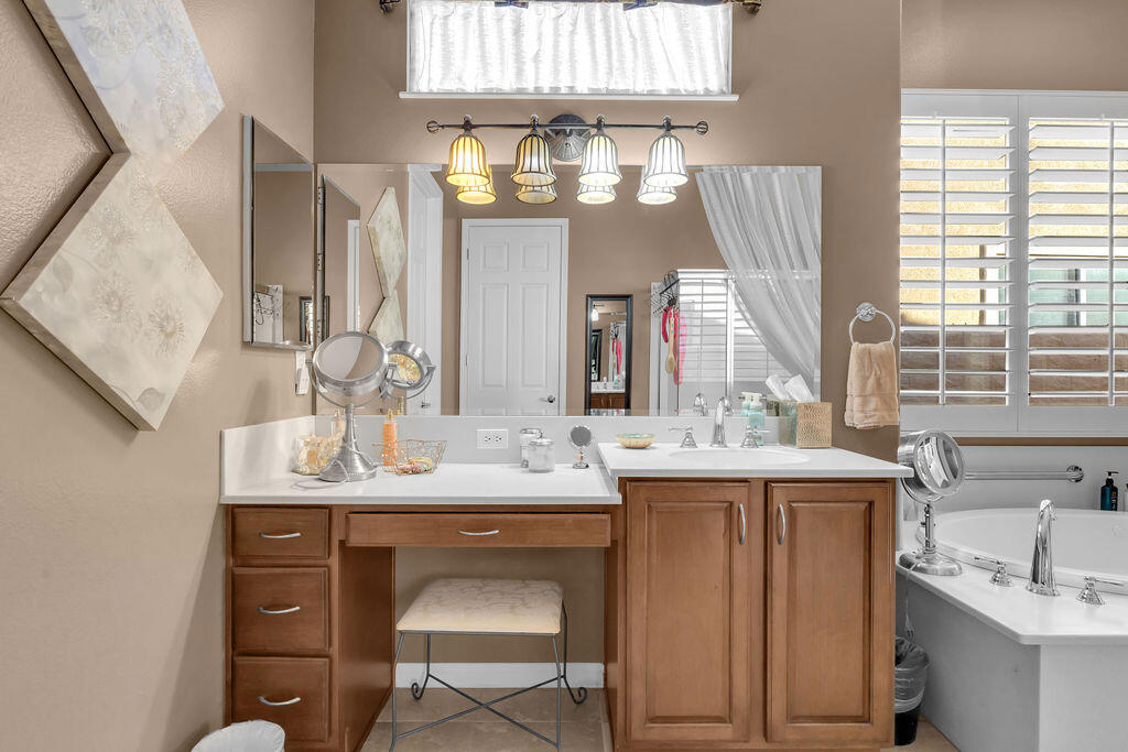 81367 Avenida Madrid