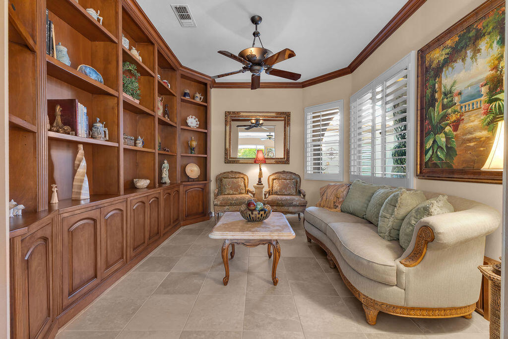 81367 Avenida Madrid