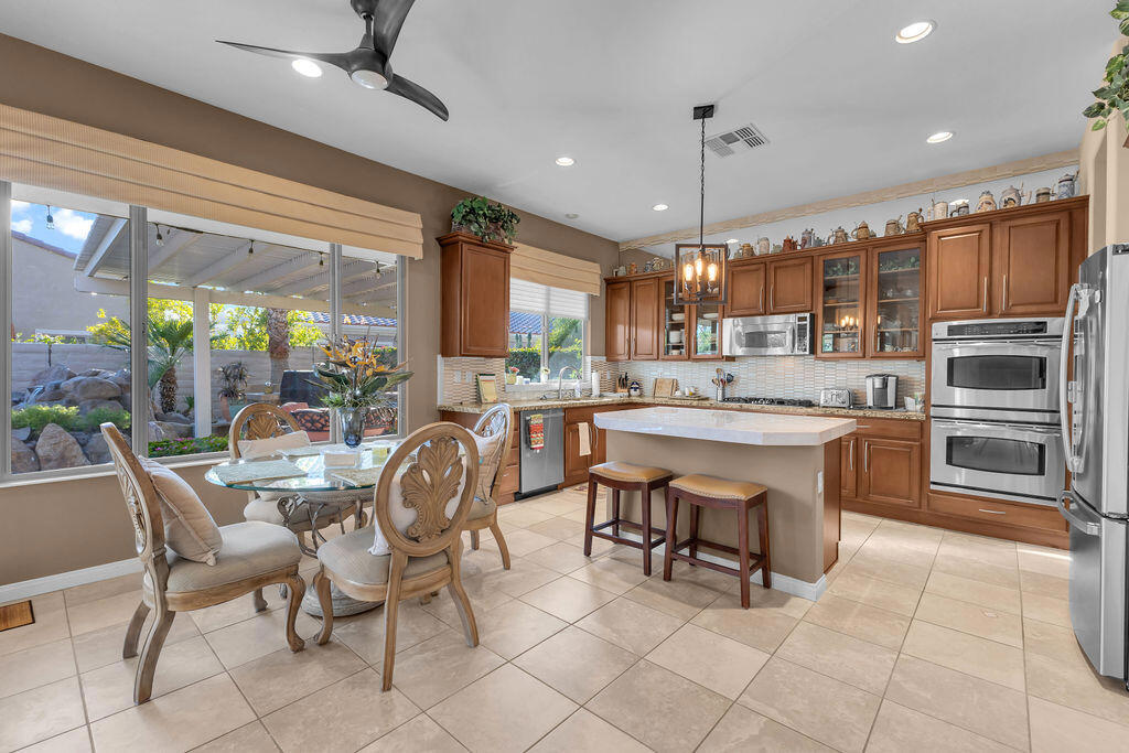 81367 Avenida Madrid