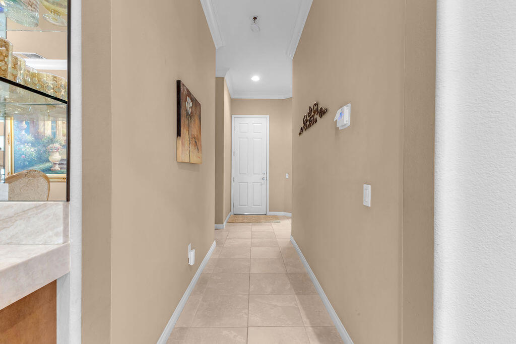 81367 Avenida Madrid