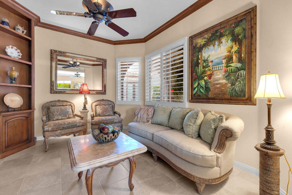 81367 Avenida Madrid