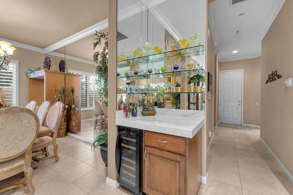 81367 Avenida Madrid