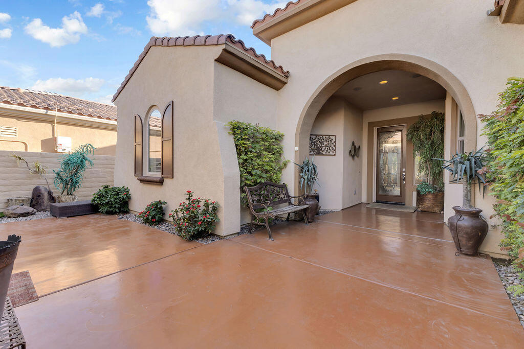 81367 Avenida Madrid