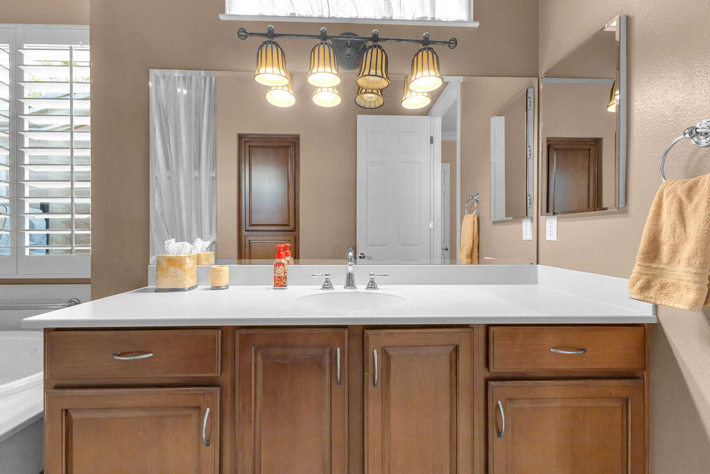 81367 Avenida Madrid