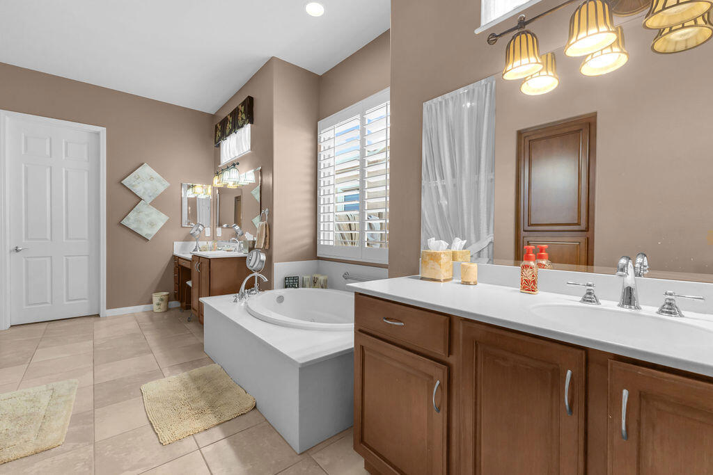 81367 Avenida Madrid