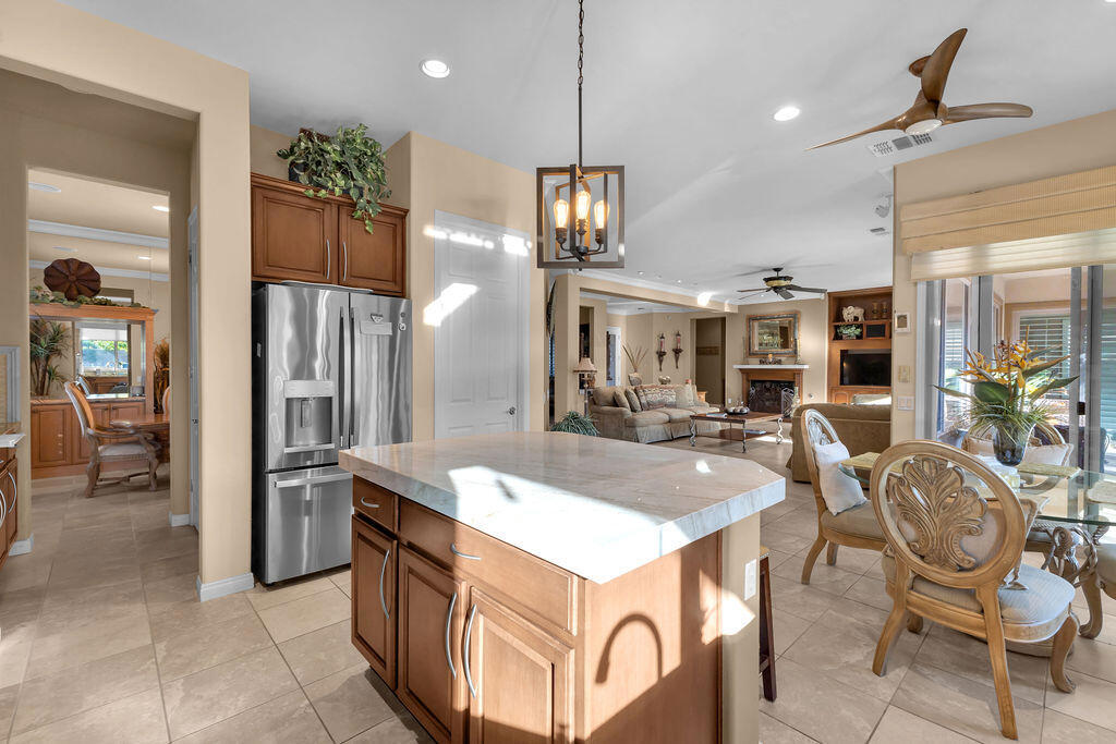 81367 Avenida Madrid