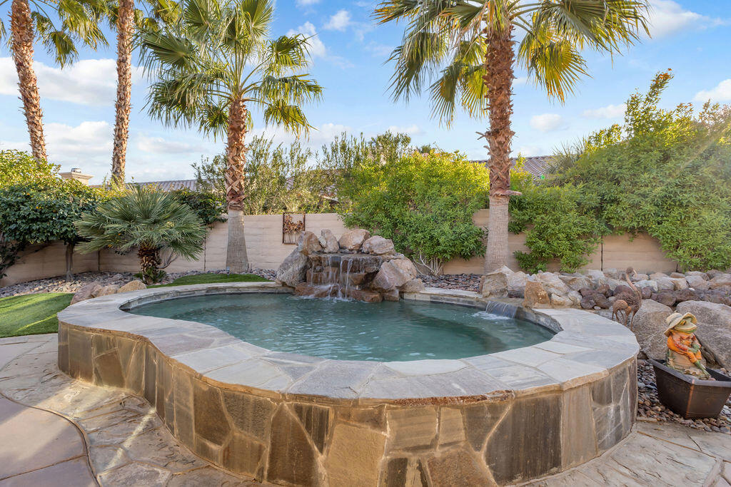 81367 Avenida Madrid