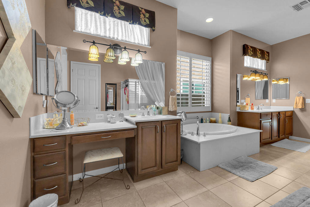 81367 Avenida Madrid