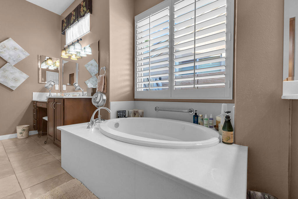 81367 Avenida Madrid