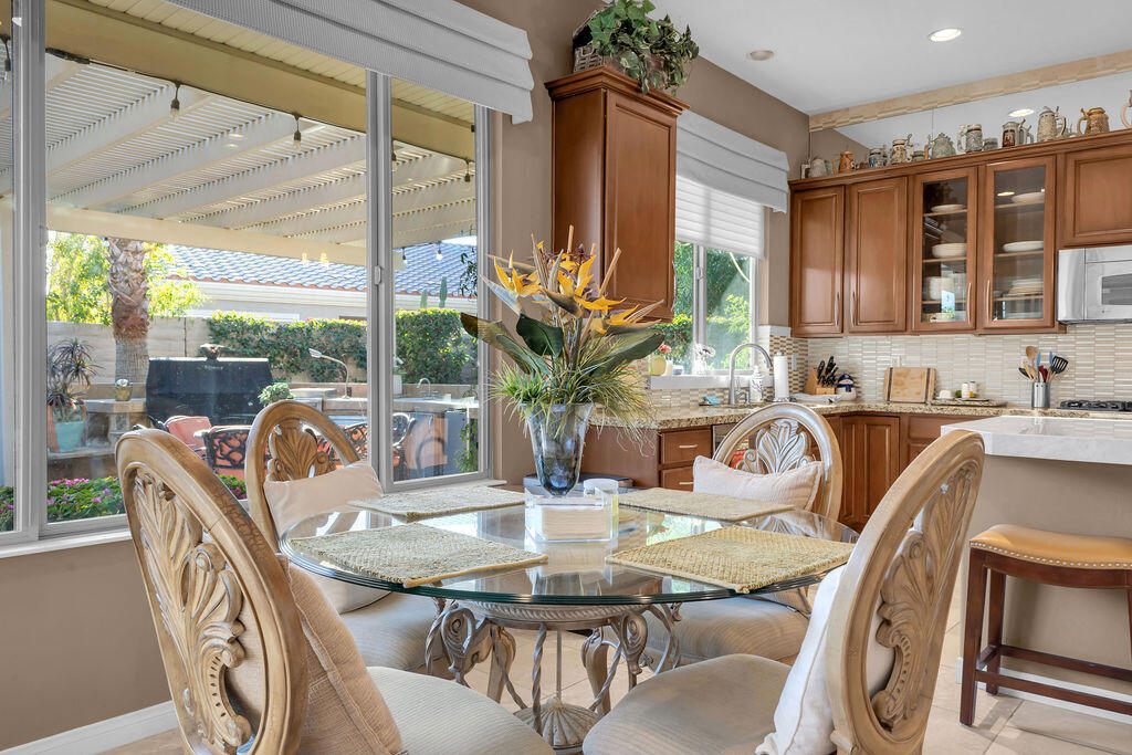 81367 Avenida Madrid