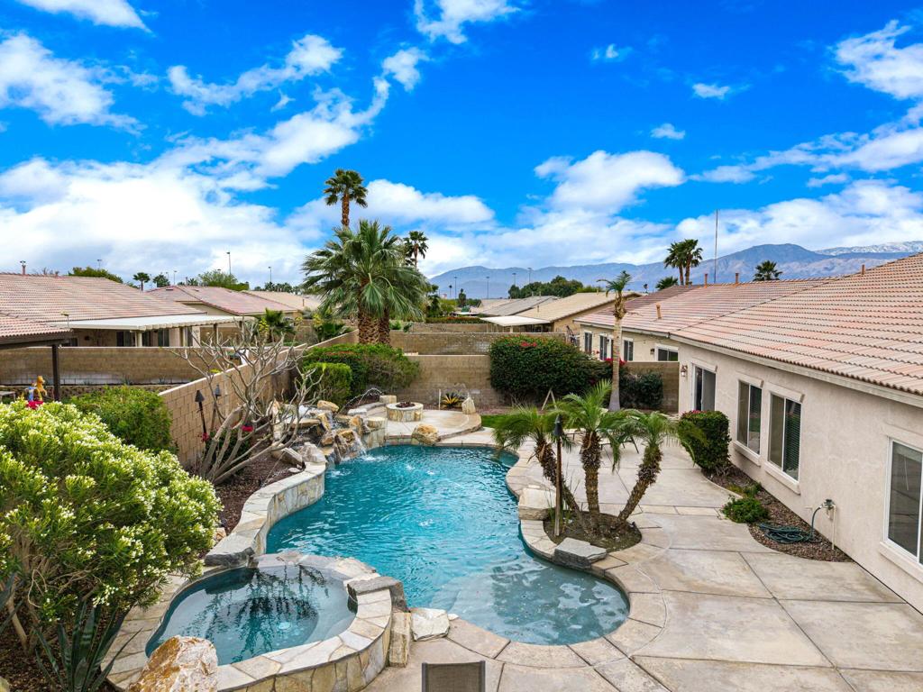 41222 Mackenzie Lane