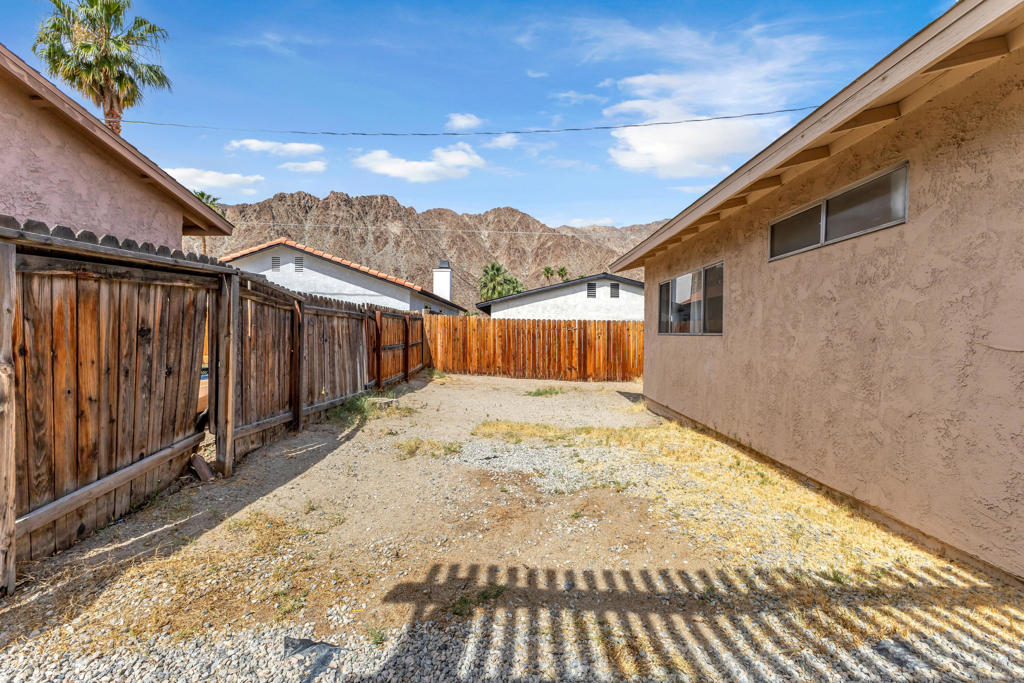 51675 Avenida Rubio