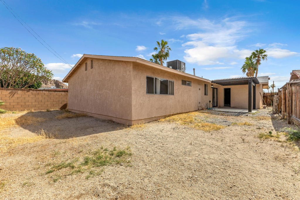 51675 Avenida Rubio